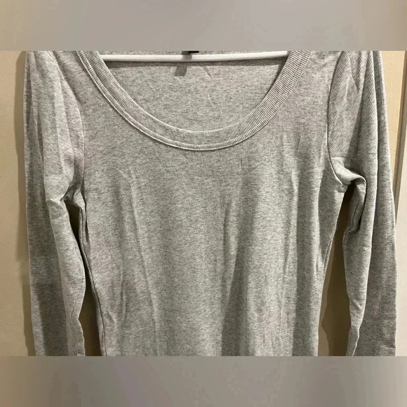 Banana Republic Gray Long Sleeve Tee - Picture 3 of 7
